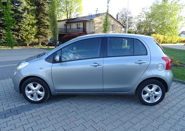 Toyota Yaris cena 22900 przebieg: 175000, rok produkcji 2008 z Gdańsk małe 631